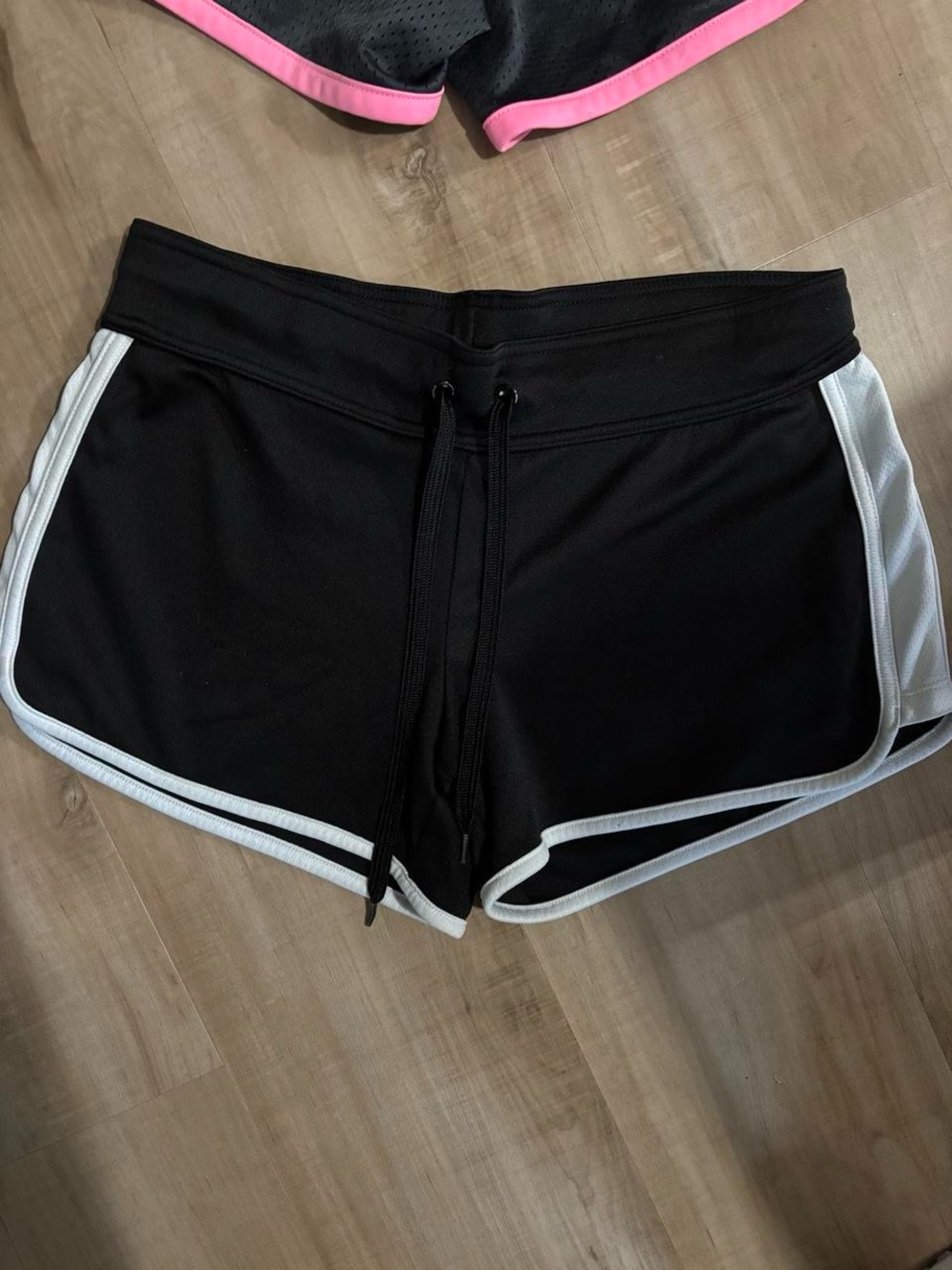 Shorts - Picture 5 of 6